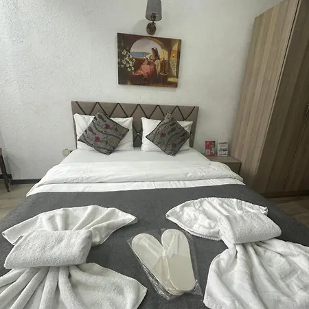 Big Orange Old Hotell 3*