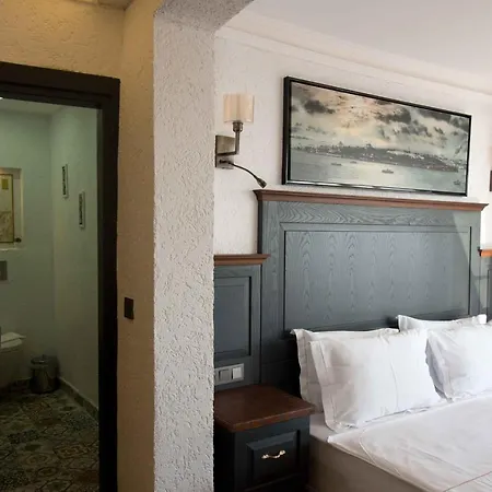 Big Orange Old Istanbul